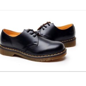 • dr martens oxfords •